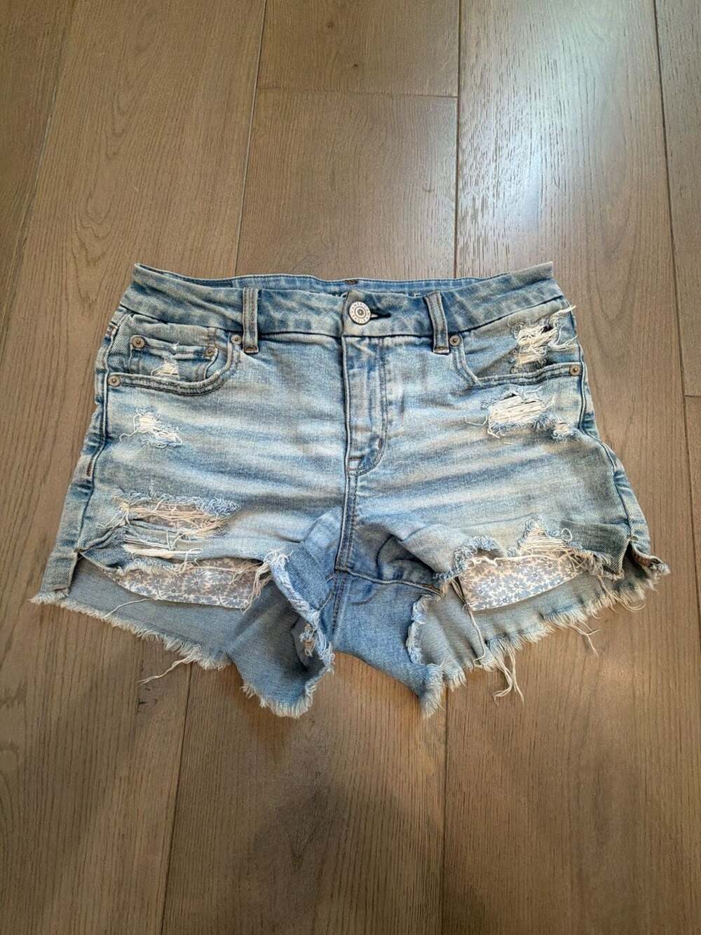American Eagle Distressed Denim Shorts Size 8